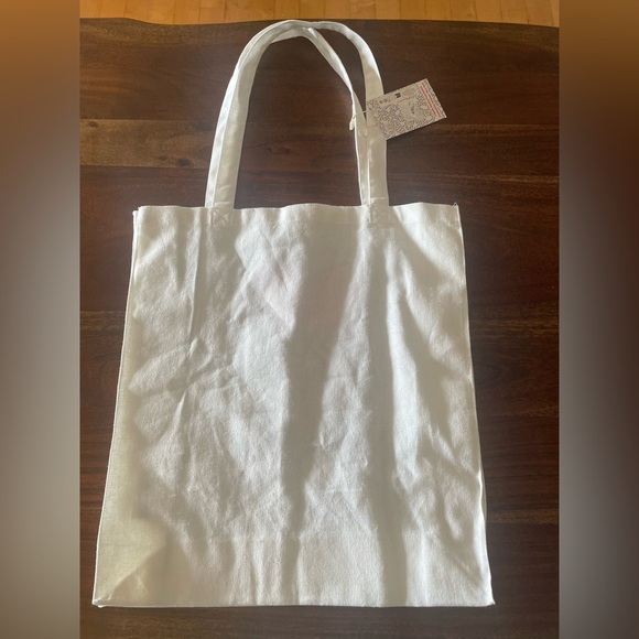 - Keith Haring holding heart tote- NWT - Picture 4 of 8